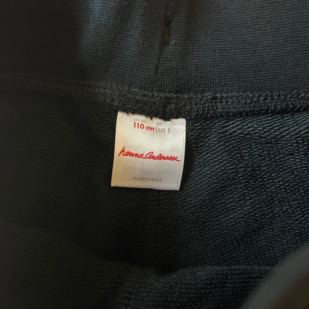 Hanna Andersson Black Shorts 110 - Picture 3 of 4